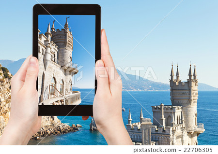 tourist photographs Swallow Nest castle in Crimea 22706305