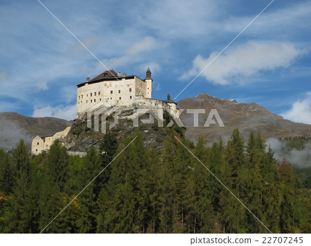 Majestic Castle Tarasp 22707245