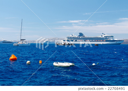 Fira. View of the old harbor. 22708491