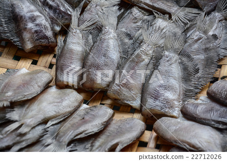 drying snakeskin gourami fishs in threshing basket drying snakeskin gourami fishs in threshing basket 22712026
