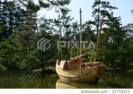 Todai-ji Temple of Minoke pond (2016.4) 22718253