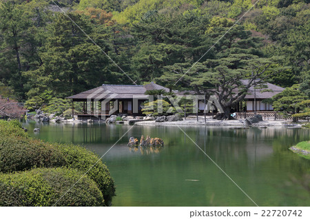 Special scenic spot "Ritsurin Park" Sujiki-tei seen from Shogetsu bridge 22720742
