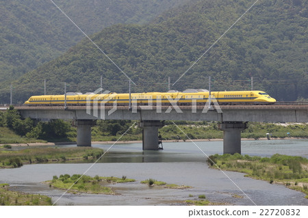 Model 923 Shinkansen train Doctor Yellow Model 923 Shinkansen train Doctor Yellow 22720832