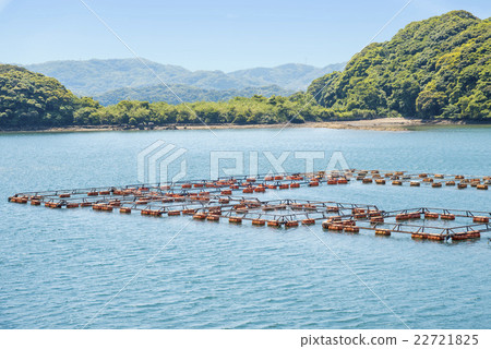 Thai culturing raft seen in the sea of Kujuku Island (Sasebo City, Nagasaki prefecture) 22721825