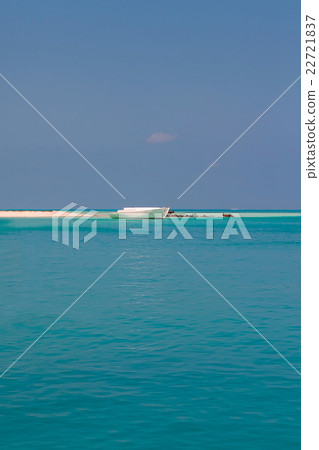 clear ocean maldives water under blue sky 22721837