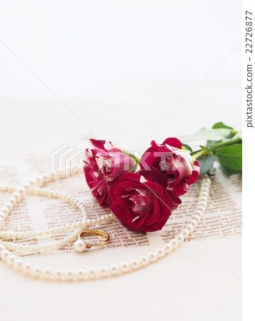 Red Roses and Pearls Red Roses and Pearls 22726877