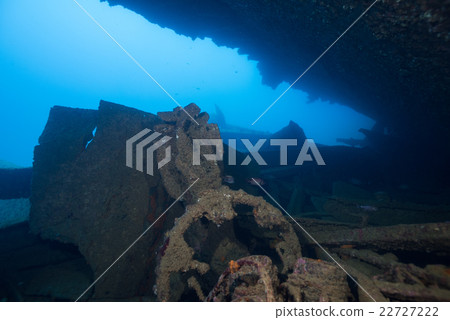 Torpedo remaining in the wreck Torpedo remaining in the wreck 22727222