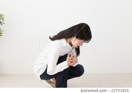 A woman with poor health 22731925