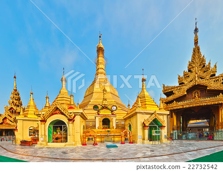 Sule Pagoda in Yangon. Panorama Sule Pagoda in Yangon. Panorama 22732542