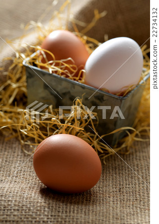 Fresh eggs 22734132