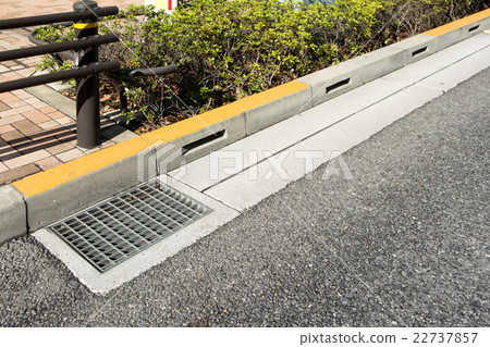 Gutter drain 22737857