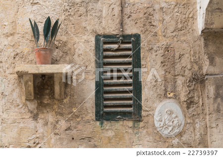 Still life on the wall, Malta Still life on the wall, Malta 22739397