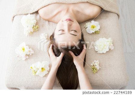 Beauty image 22744189