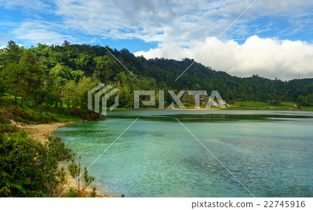 Linau lake in Tomohon 22745916