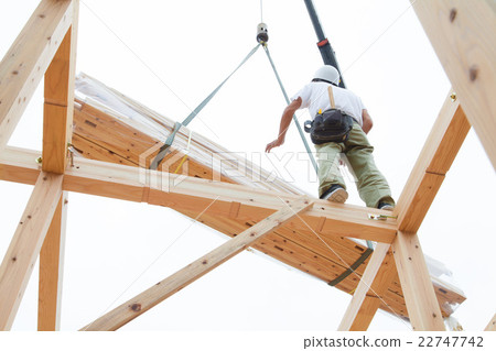 Building on the construction site of the house 22747742