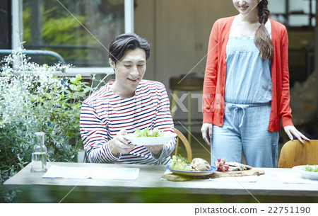 Married couple living outside Married couple living outside 22751190