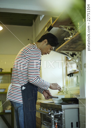 做飯的男人 22751304