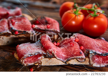 bruschetta with roasted beef 22763230