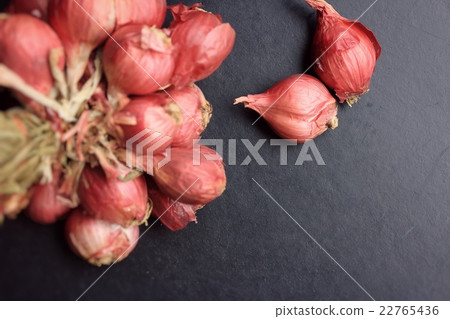 shallots 22765436