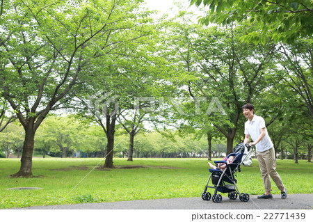 Stroller Father Daughter Ikumen (Baby Papa Children Daughter 0 Year Old Casual Parenting Child-Rearing Family) Stroller Father Daughter Ikumen (Baby Papa Children Daughter 0 Year Old Casual Parenting Child-Rearing Family) 22771439