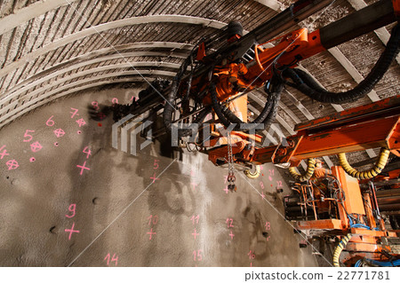 Tunnel piperoof grouting Tunnel piperoof grouting 22771781