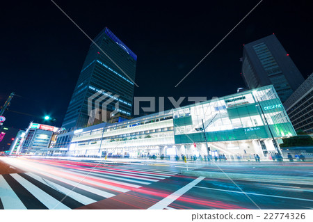 Busta Shinjuku / Shinjuku Station Bus Terminal 22774326