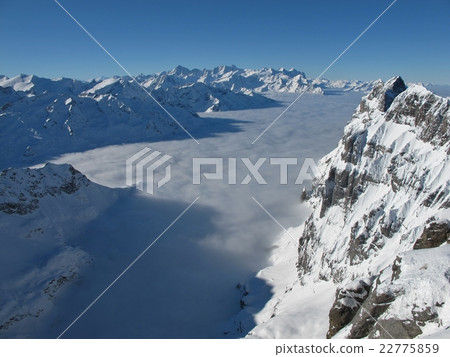 Beautiful mountain landscape in the winter Beautiful mountain landscape in the winter 22775859