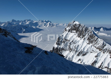 Winter day on Mt Titlis Winter day on Mt Titlis 22775863