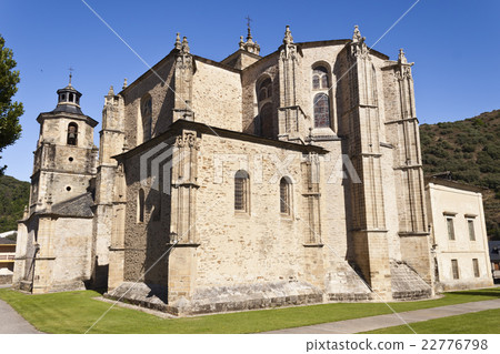 Church of Santa Maria in Villafranca 22776798