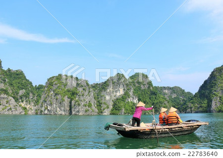 Vietnam Halong Bay boat cruise Vietnam Halong Bay boat cruise 22783640