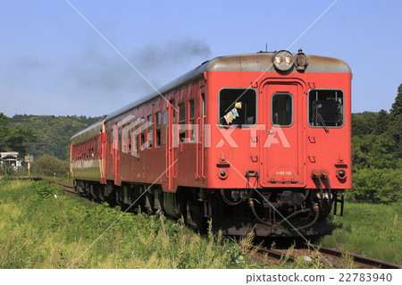 Isuimi Railway Kiha 52 + Kiha 28 Isuimi Railway Kiha 52 + Kiha 28 22783940
