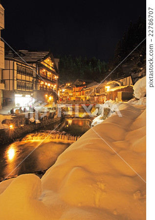 Snowy Ginzan hot spring town 22786707