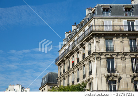藍天和大廈在巴黎 藍天和大廈在巴黎 22787232