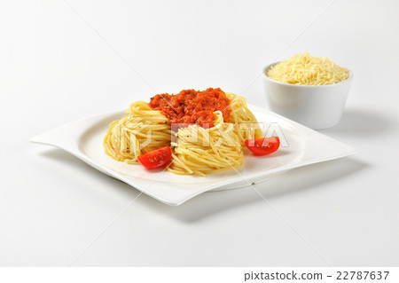 spaghetti with tomato pesto and parmesan spaghetti with tomato pesto and parmesan 22787637