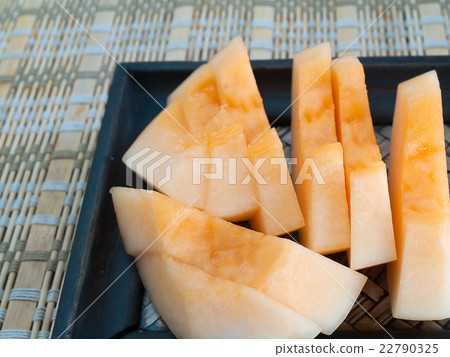 cantaloupe melon slices 22790325