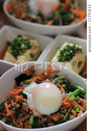 Bibimbap made with minced meat and plenty of vegetables, and cold tofu Bibimbap made with minced meat and plenty of vegetables, and cold tofu 22791615