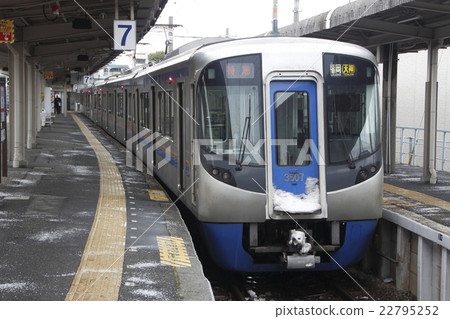 西鐵天神大牟田線3000型在西鐵大牟田站停靠（特急：開往西鐵天神） 22795252