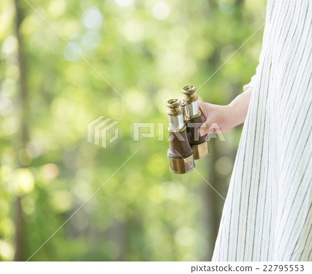 Binoculars and ladies 22795553