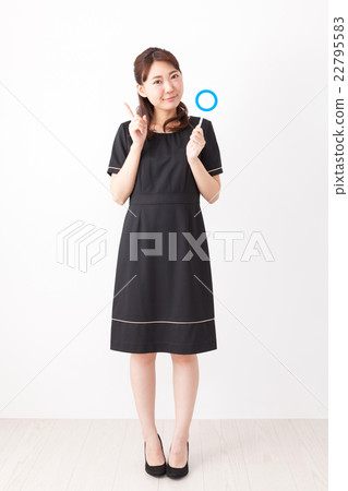 Beauty advisor who gives correct answer 22795583