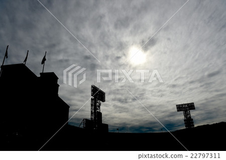 甲子園球的剪影 甲子園球的剪影 22797311