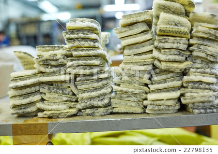 Footwear manufacture. Fur insoles for winter shoes 22798135