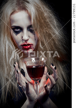 blond bloody witch 22799131