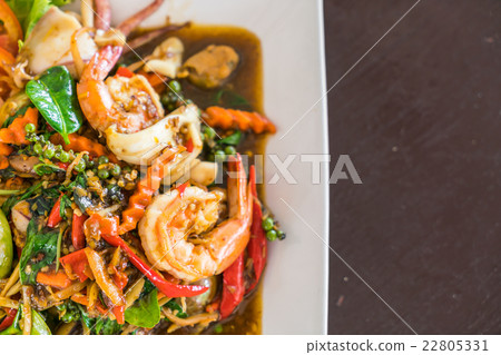 Fried shrimp in pepper and garlic sauce 22805331