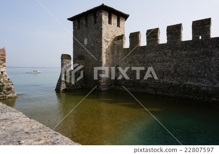 Sirmione Sirmione 22807597