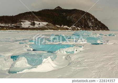 Transparent ice near the Holy Nose Peninsula. Transparent ice near the Holy Nose Peninsula. 22814357