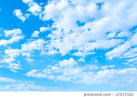 天空在初夏多雨在雪天空圖像天空材料材料拷貝空間藍天圖像雲彩前 天空在初夏多雨在雪天空圖像天空材料材料拷貝空間藍天圖像雲彩前 22815582