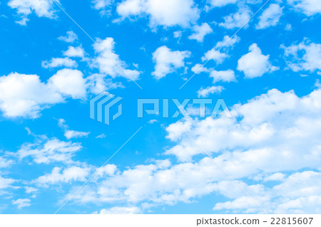 天空在初夏多雨在雪天空圖像天空材料材料拷貝空間藍天圖像雲彩前 天空在初夏多雨在雪天空圖像天空材料材料拷貝空間藍天圖像雲彩前 22815607