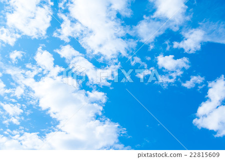 天空在初夏多雨在雪天空圖像天空材料材料拷貝空間藍天圖像雲彩前 天空在初夏多雨在雪天空圖像天空材料材料拷貝空間藍天圖像雲彩前 22815609
