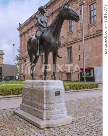 Amazon statue 22816278