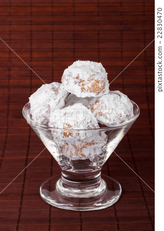 Cookies with almonds 22830470